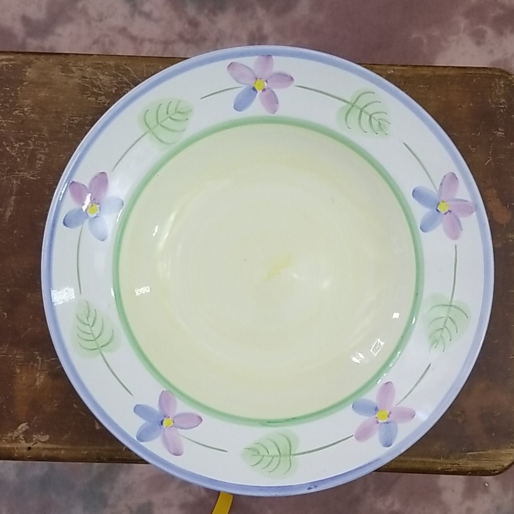 Large fruit or serving bowl, beautiful pastels